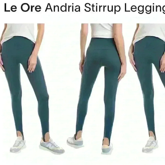NWOT Le Ore Andria Stirrup Legging Sz M in pretty blue - Picture 1 of 7